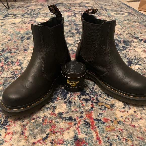 • SOLD • DR. MARTEN CHELSEA BOOT - Picture 5 of 5